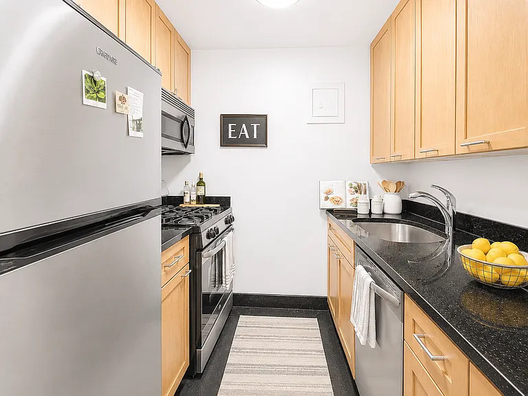 4th Avenue- East 13th - Photo 2