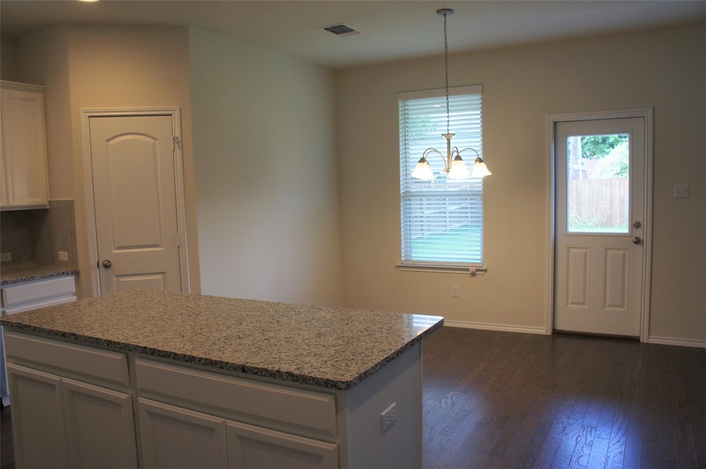 1612 Cliffbrake Way - Photo 5