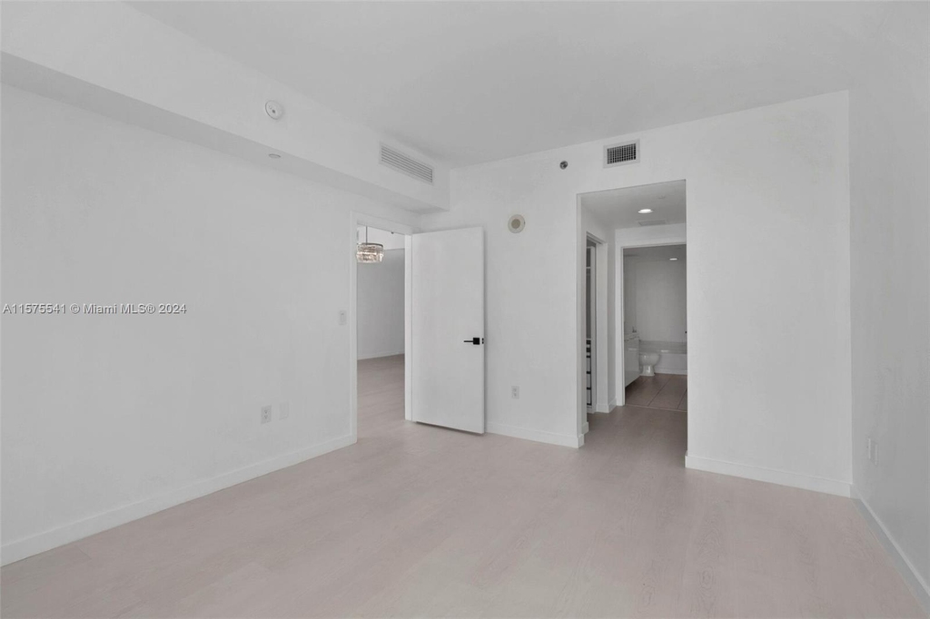 951 Brickell Ave - Photo 4