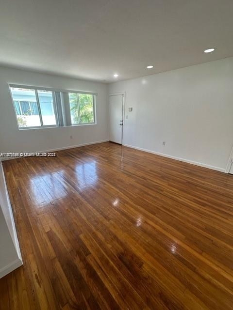 8216 Crespi Blvd - Photo 3