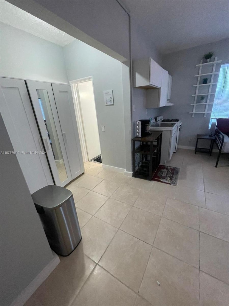 3700 Collins Ave - Photo 19