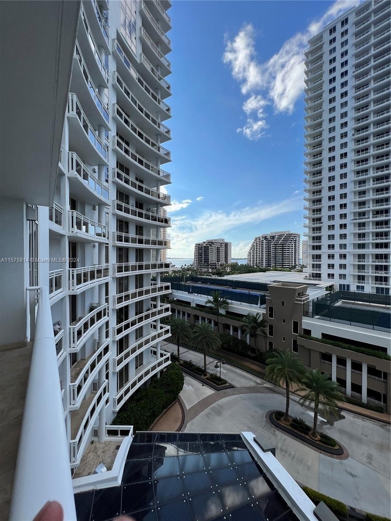 901 Brickell Key Blvd - Photo 20