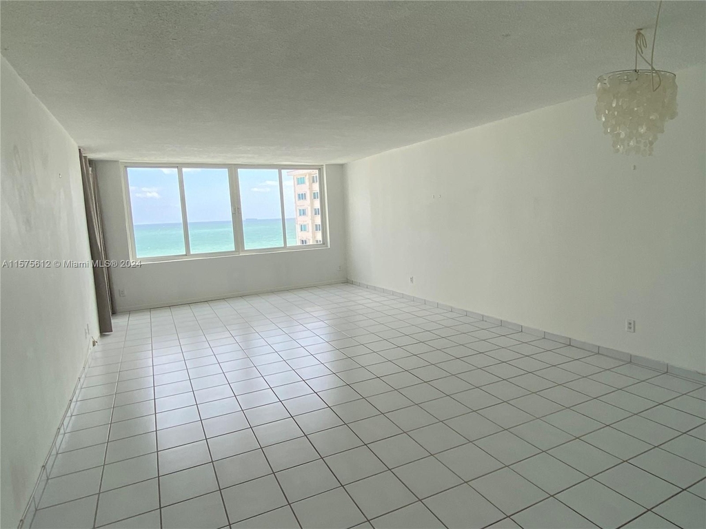 5401 Collins Ave - Photo 11