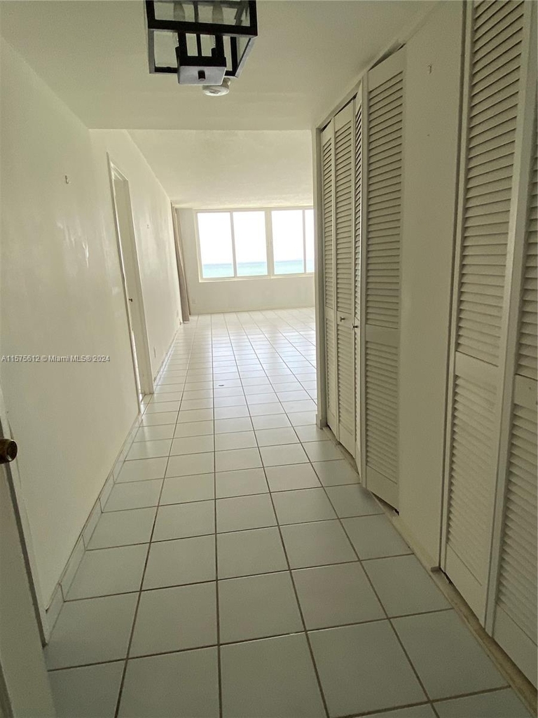 5401 Collins Ave - Photo 10