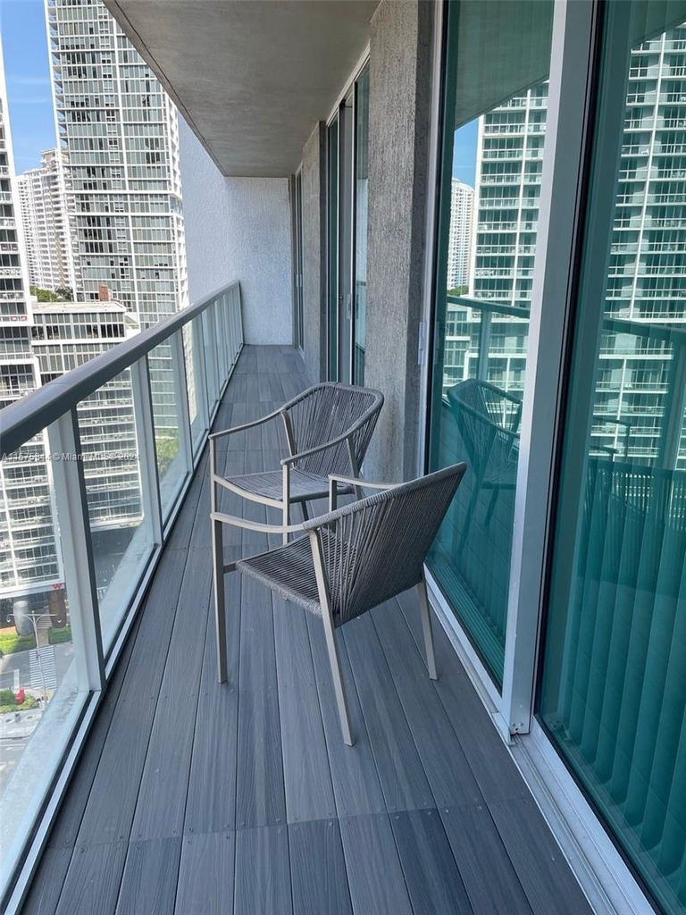 500 Brickell Ave - Photo 14