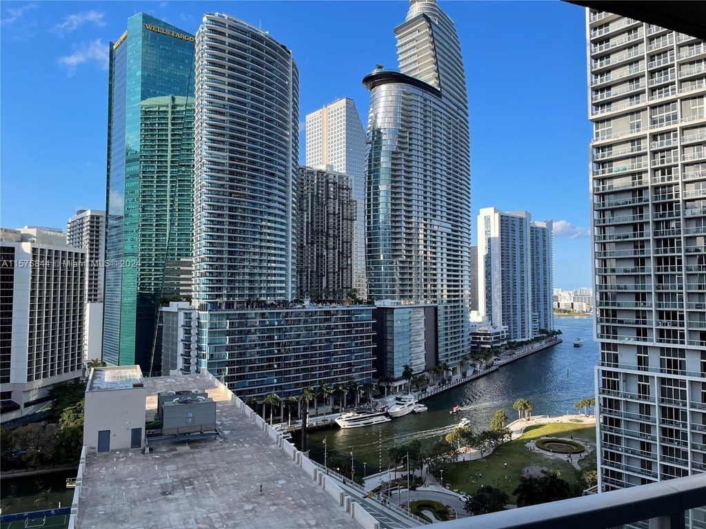 500 Brickell Ave - Photo 19