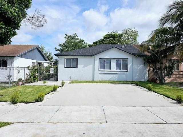 12219 Sw 198th Ter - Photo 1