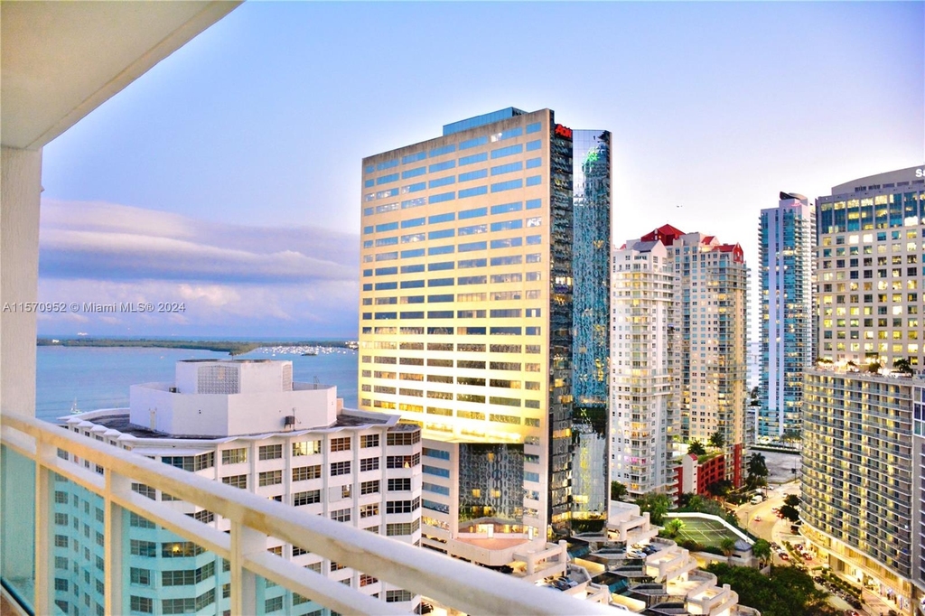 950 Brickell Bay - Photo 9