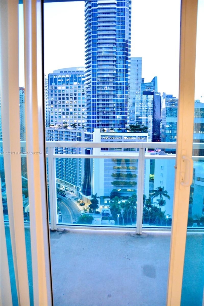 950 Brickell Bay - Photo 7