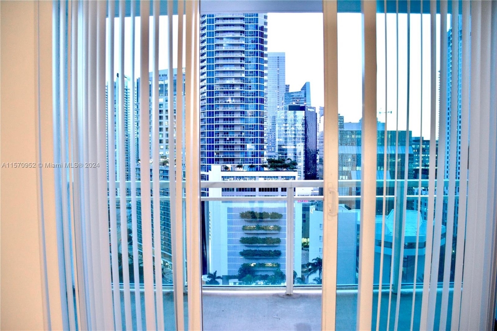 950 Brickell Bay - Photo 8