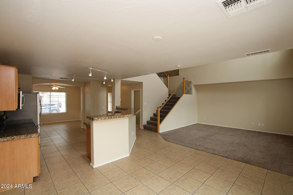 1713 E Beautiful Lane - Photo 3