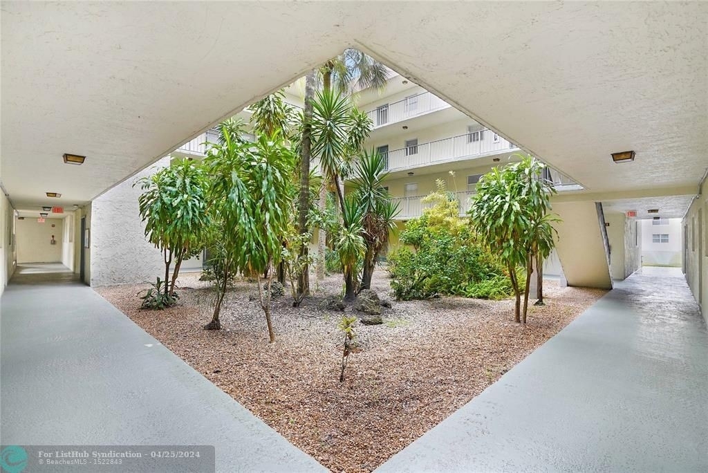 1820 Sw 81st Ave - Photo 3