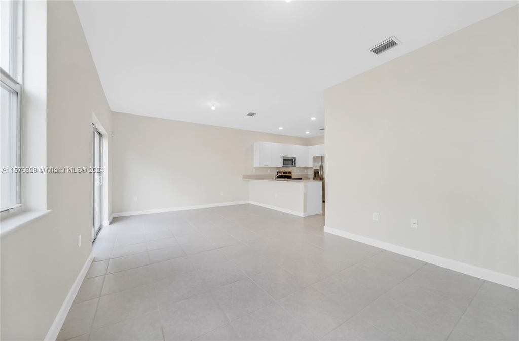 12942 Nw 23 Pl - Photo 15