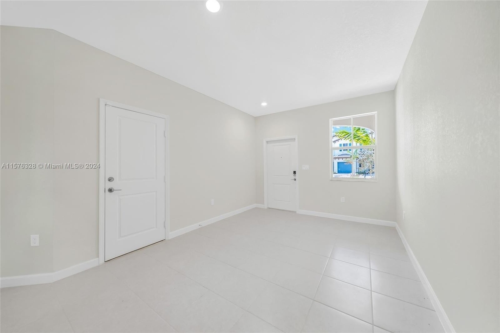 12942 Nw 23 Pl - Photo 7