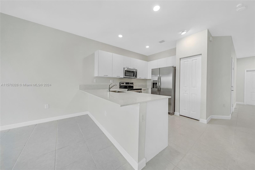 12942 Nw 23 Pl - Photo 12