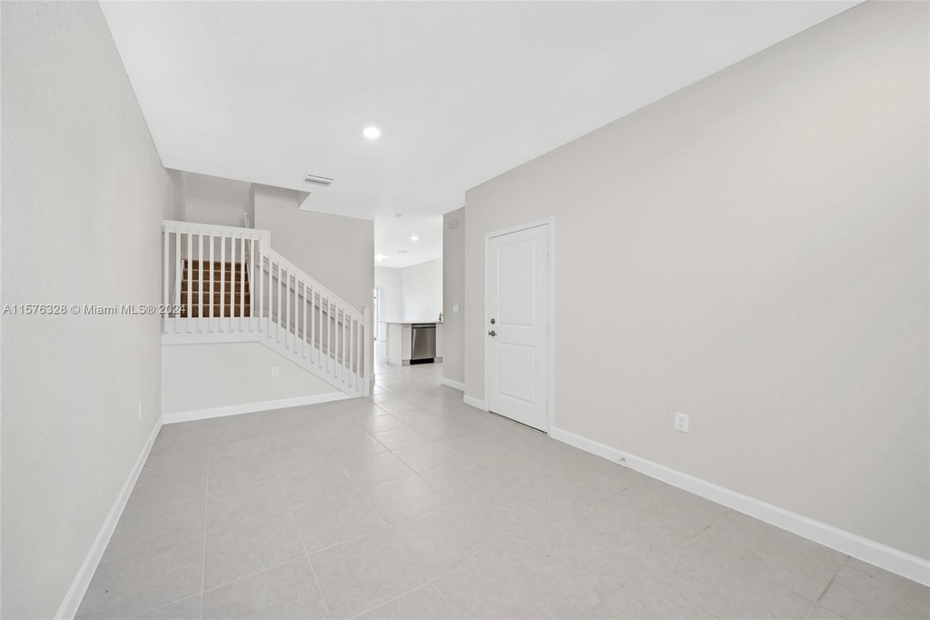 12942 Nw 23 Pl - Photo 2