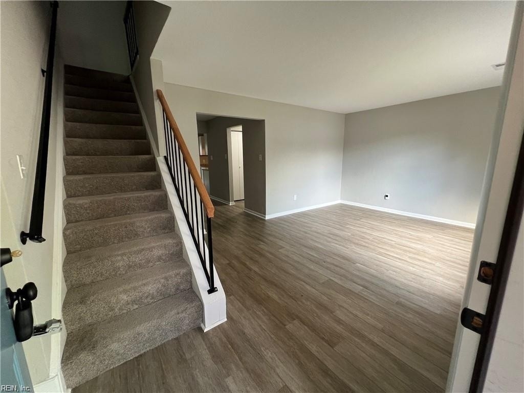 1410 Sierra Drive - Photo 2