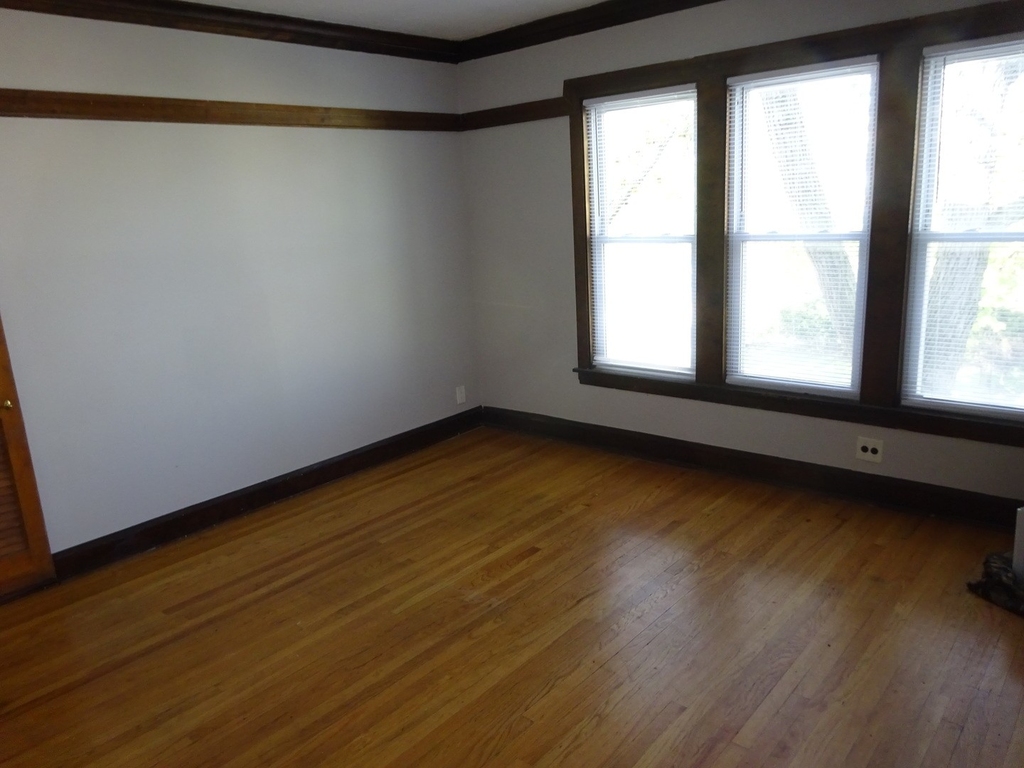 3105 N Long Avenue - Photo 3