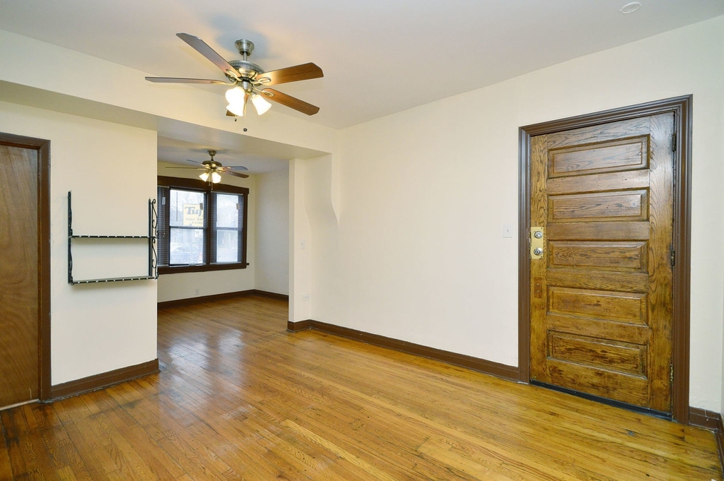 1403 W Diversey Parkway - Photo 1