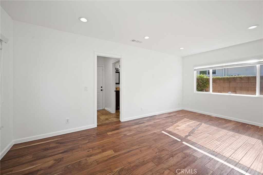 13510 Kittridge Street - Photo 11