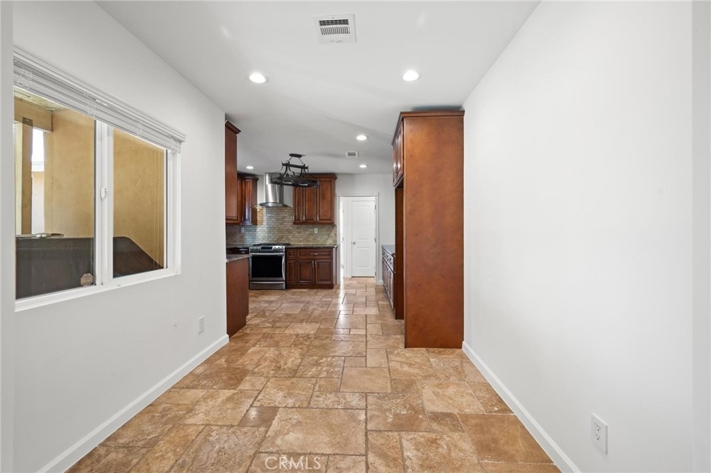 13510 Kittridge Street - Photo 10