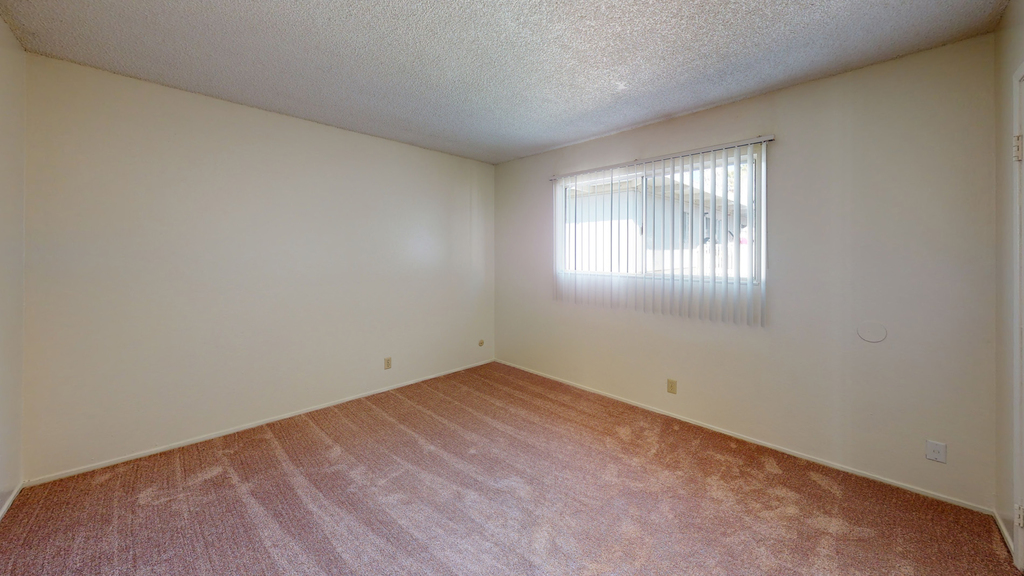 939 Heather Circle - Photo 3