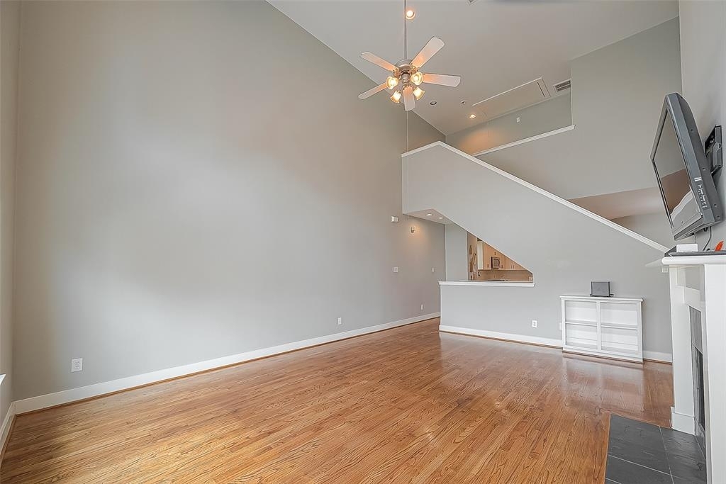 845 W 25th Street - Photo 18