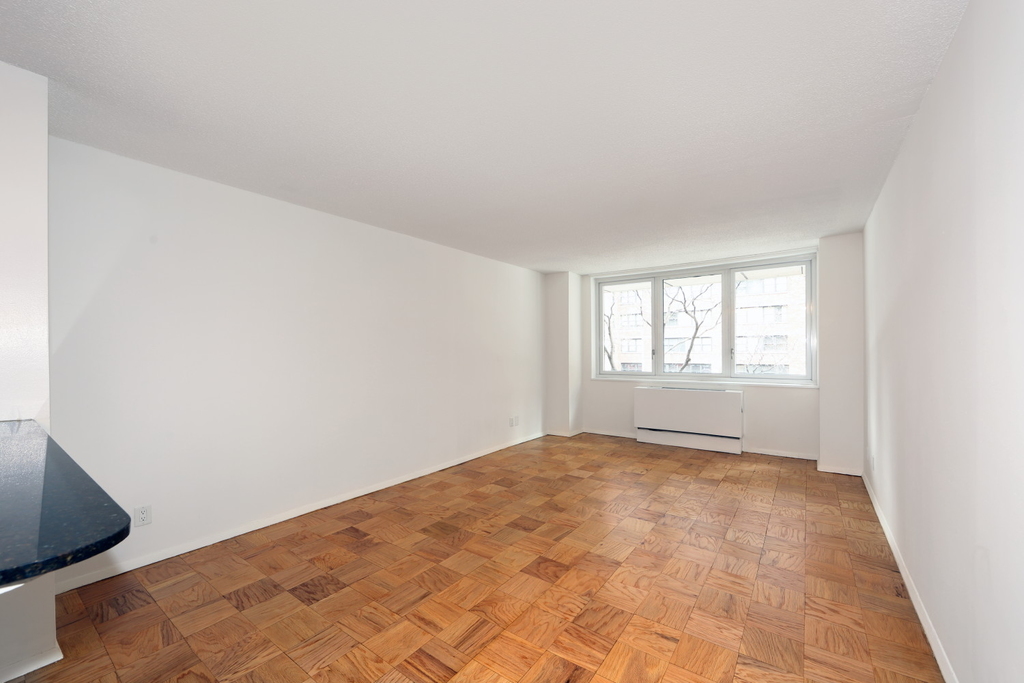 115 East 34th Street - Photo 0