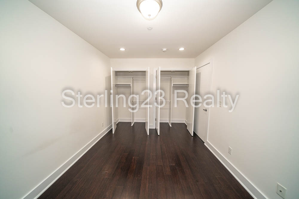 22-07 Astoria Boulevard - Photo 16