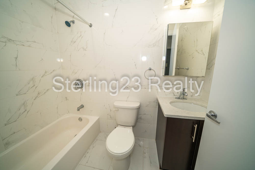 22-07 Astoria Boulevard - Photo 12