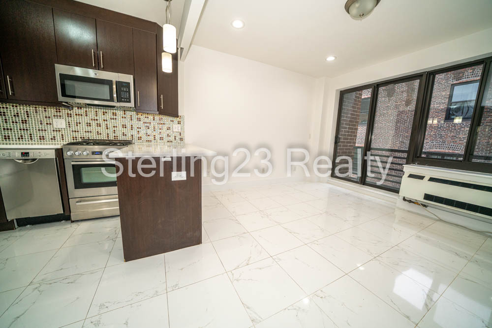 22-07 Astoria Boulevard - Photo 1