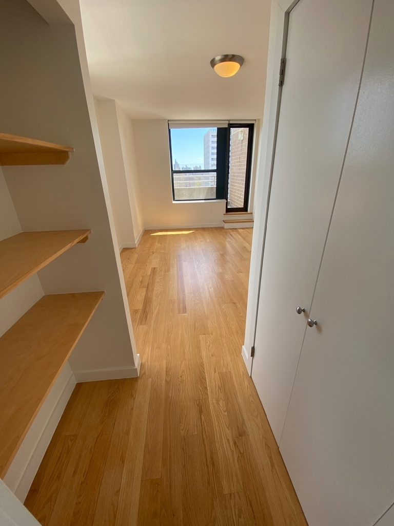  West 87th Street - Photo 18