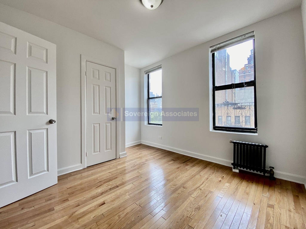 1270 First Avenue - Photo 4