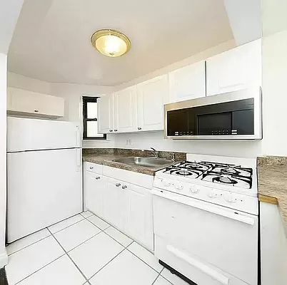 342 East 55th Street - Photo 3