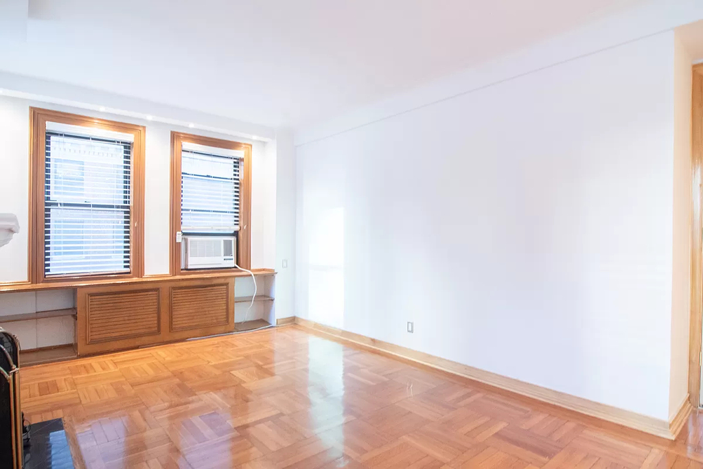 150 West 58th Street - Photo 4