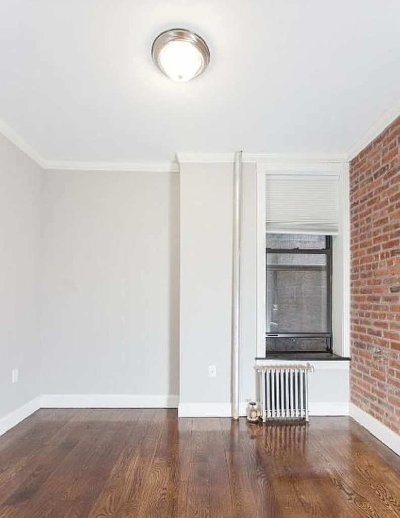 434 West 52nd Street - Photo 1