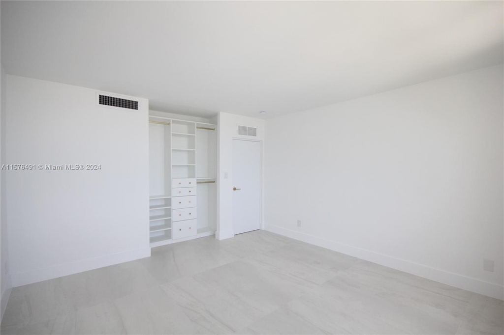 5161 Collins Ave - Photo 12