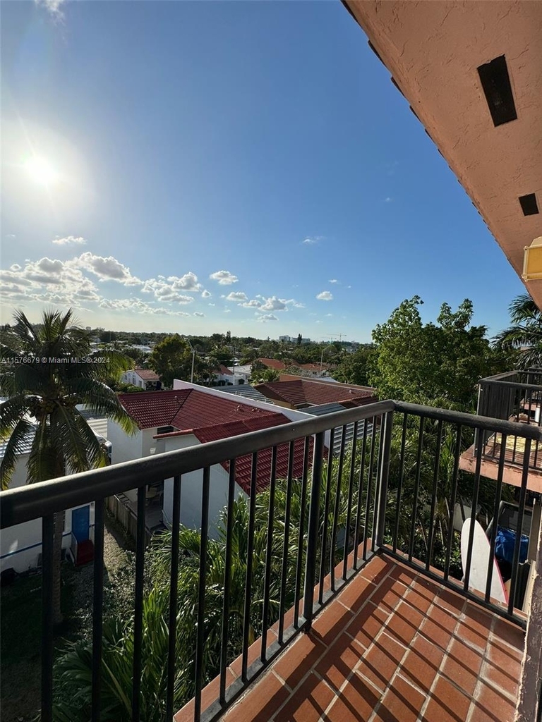 8816 Collins Ave - Photo 13