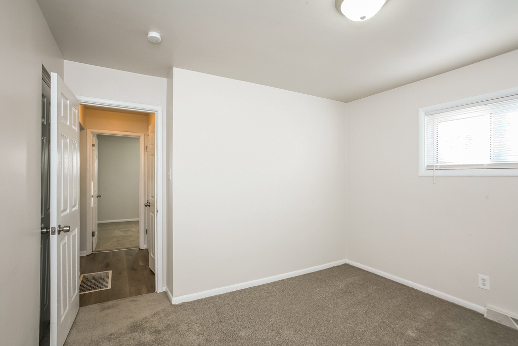 5225 E 20th Place - Photo 12