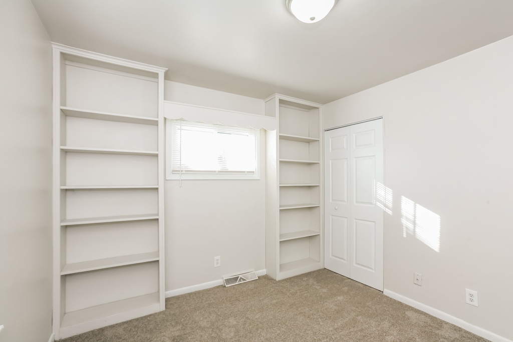 5225 E 20th Place - Photo 9