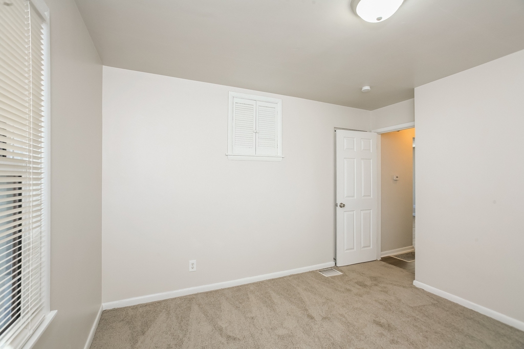 5225 E 20th Place - Photo 11