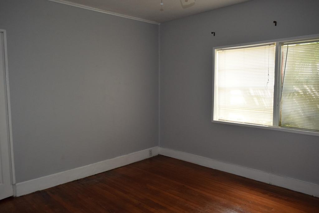 2106 Hyde Parkway - Photo 13