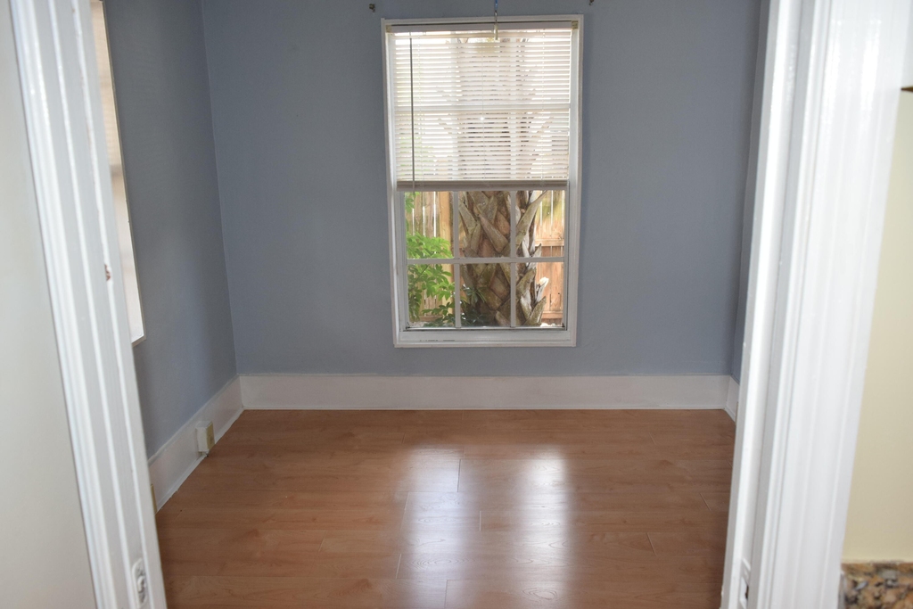 2106 Hyde Parkway - Photo 18