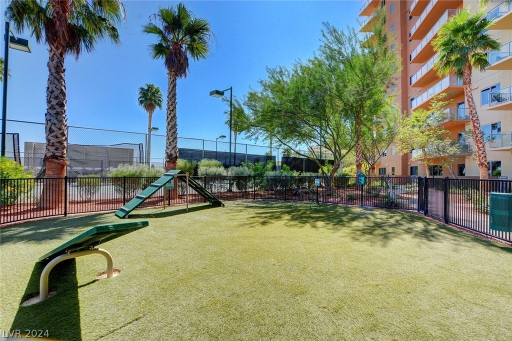 8255 Las Vegas Boulevard - Photo 23