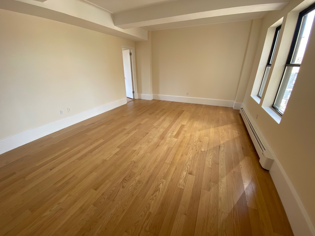 West 79th Street - Photo 16
