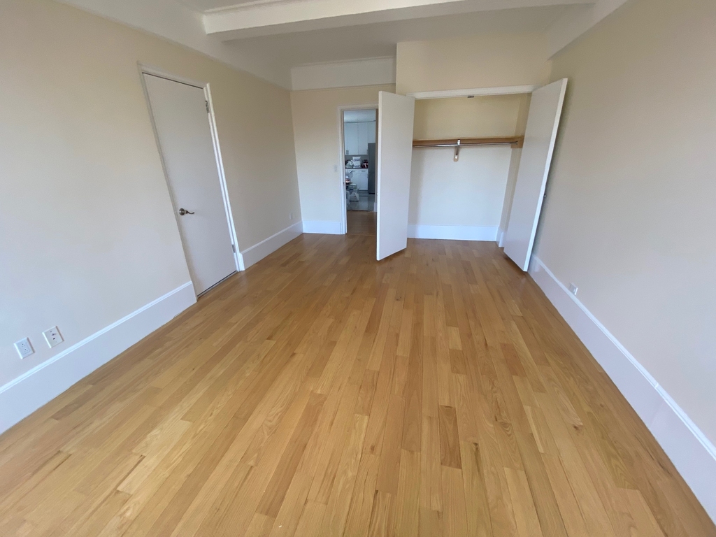 West 79th Street - Photo 18