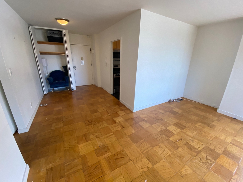 West 87 th Street - Photo 2