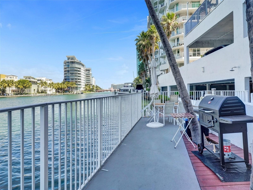 5880 Collins Ave - Photo 28