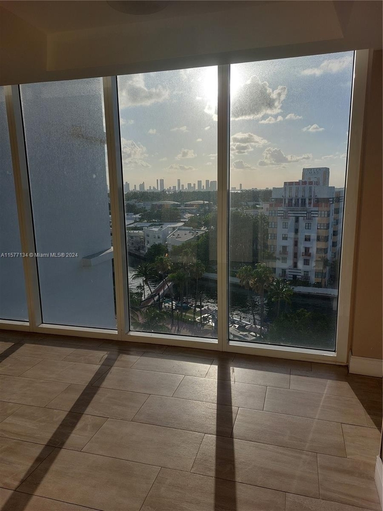 2401 Collins Ave - Photo 40