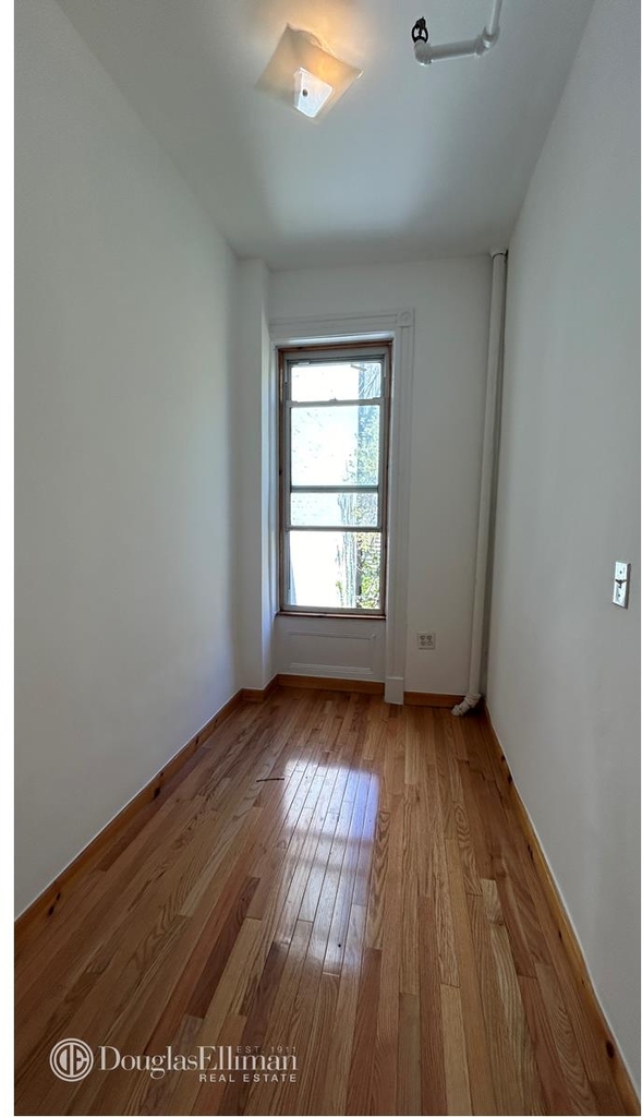 133 W 132nd St - Photo 5